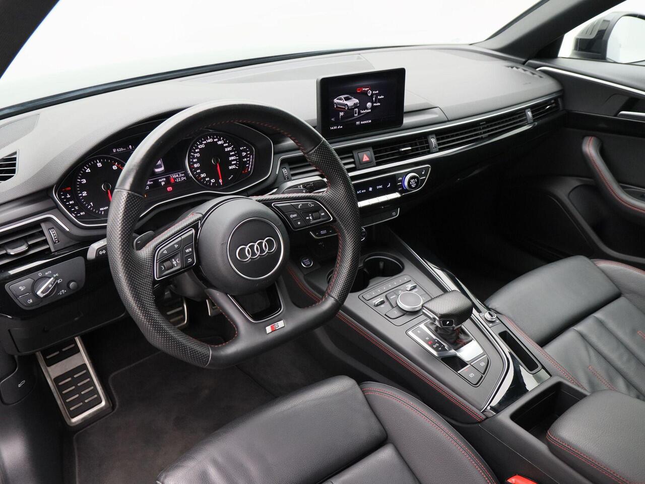 Audi A4 Limousine 35 TFSi 150 Pk Automaat Sport S line black edition | Full LED | Navigatie | Leder | 19 Inch | Privacy Glass | Camera | Stoelverwarming | 94.808 Km!!