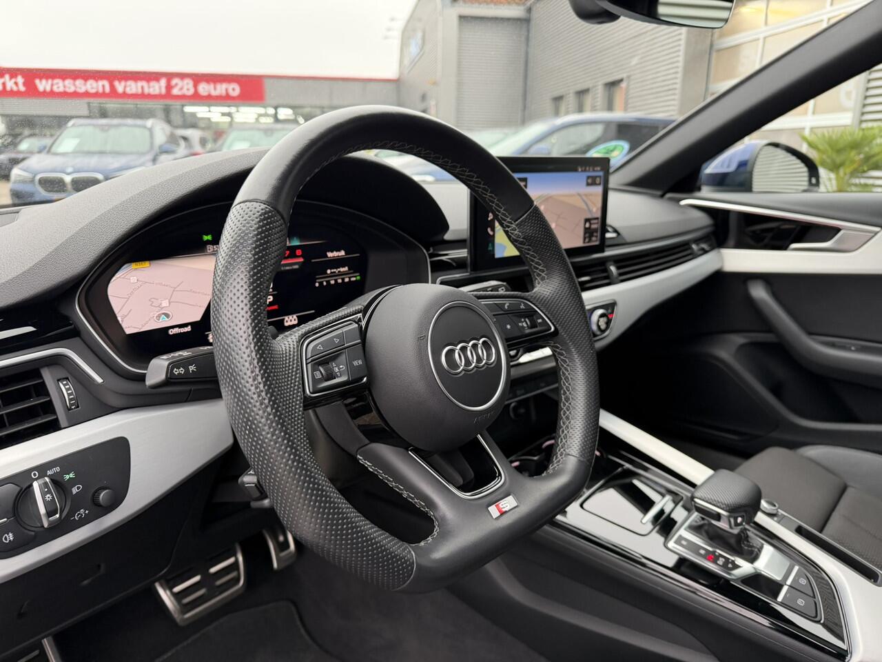 Audi A4 Avant 35 TFSI S-Line LED Panoramadak Carplay Stoelverwarming Achteruitrijcamera