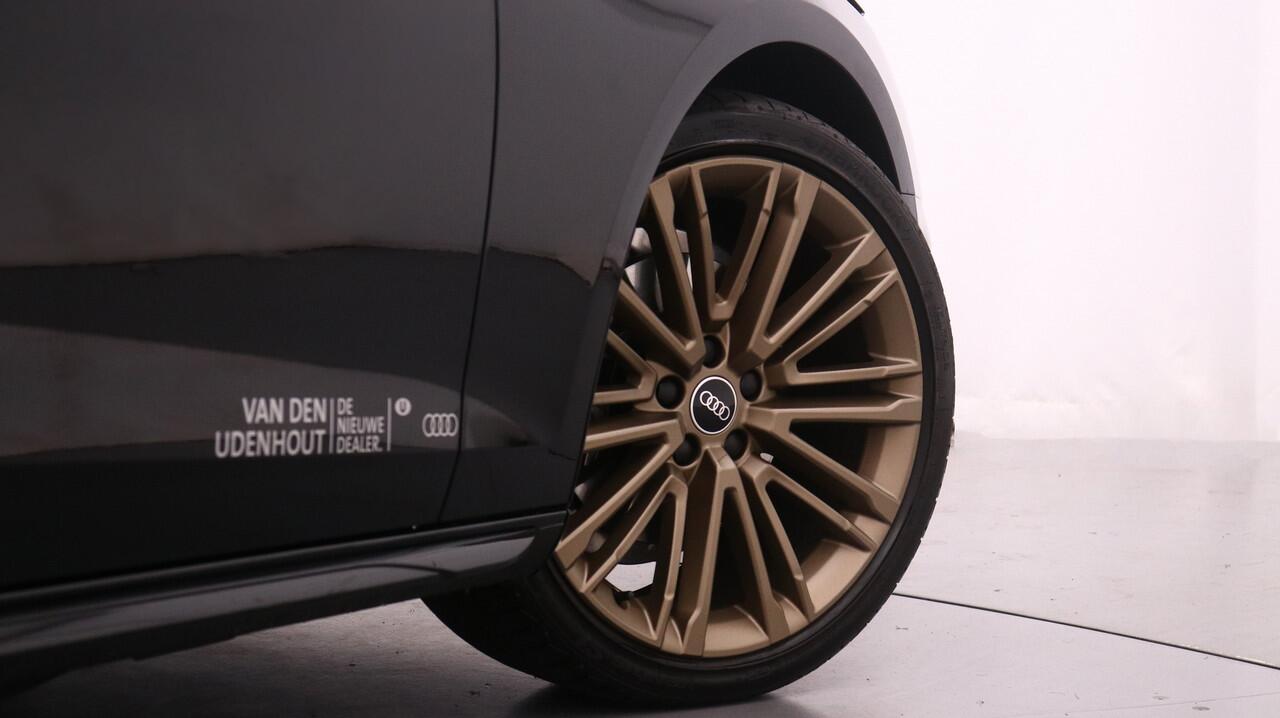 Audi A4 Avant 35 TFSI S Edition Competition | Panodak | Stoelverwarming | Camera | PDC V+A | 19 " LMV |