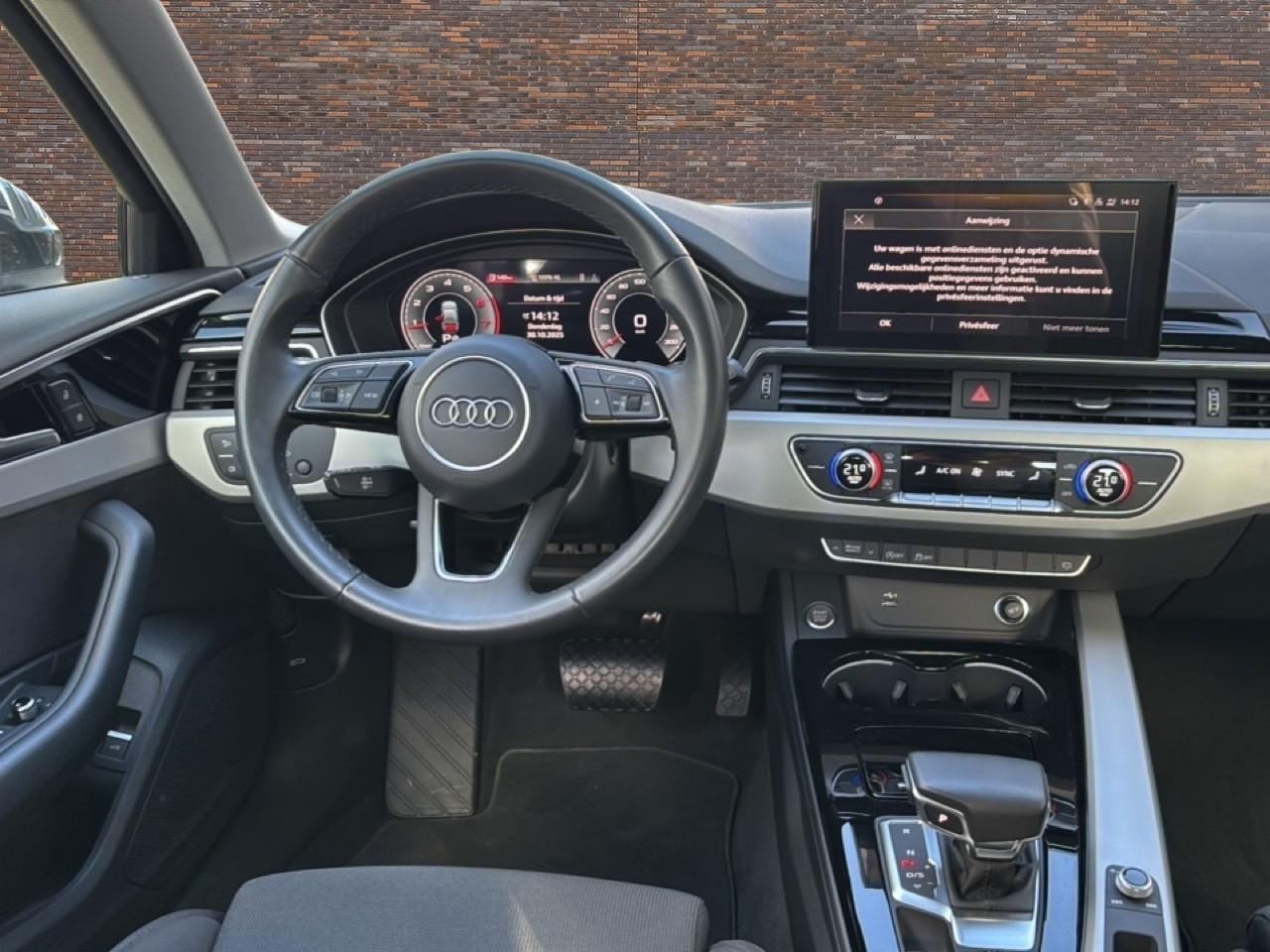 Audi A4 Limousine 35 TFSI 150PK ECC SPORTSTOELEN NAVIGATIE