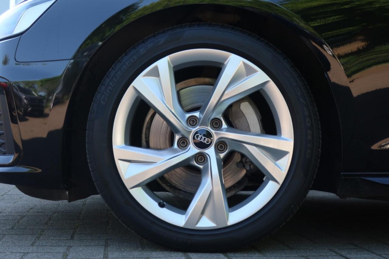 Audi A4 40 TFSI 204PK S-LINE, Apple Carplay/ Android Auto, Led, etc.