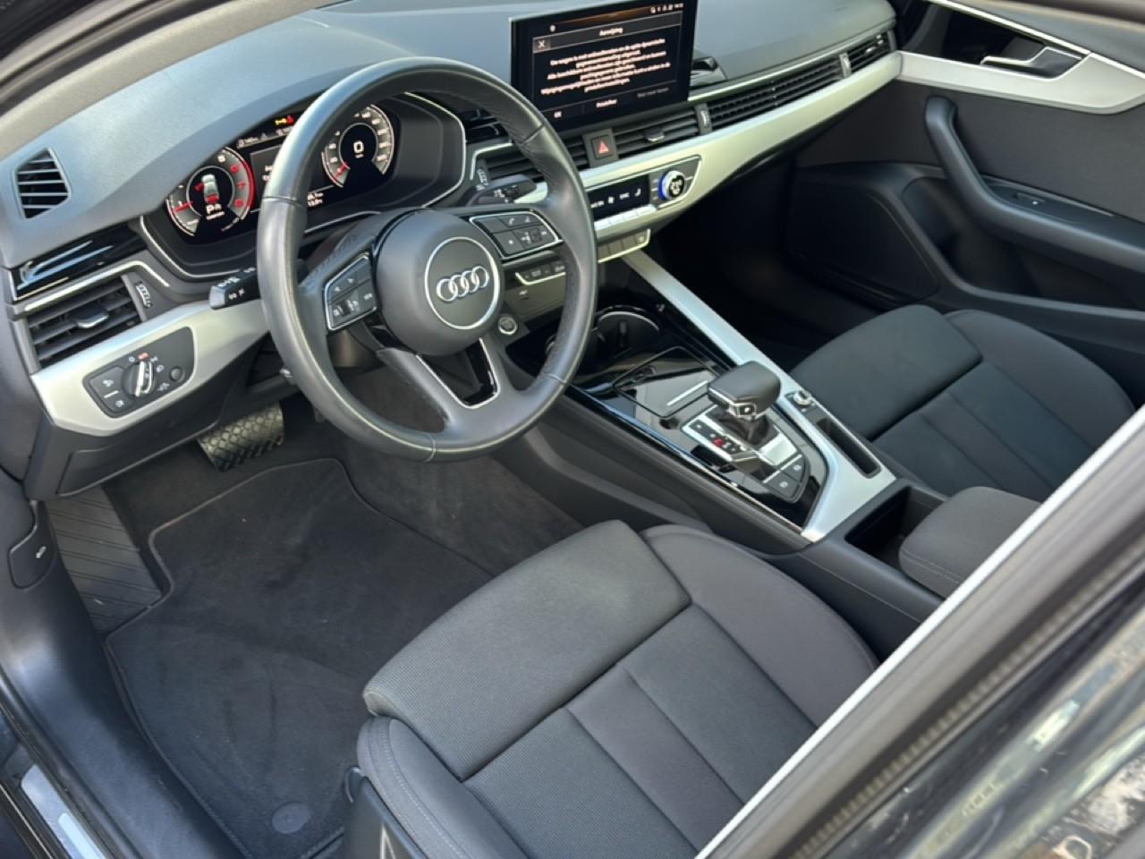 Audi A4 Limousine 35 TFSI 150PK ECC SPORTSTOELEN NAVIGATIE