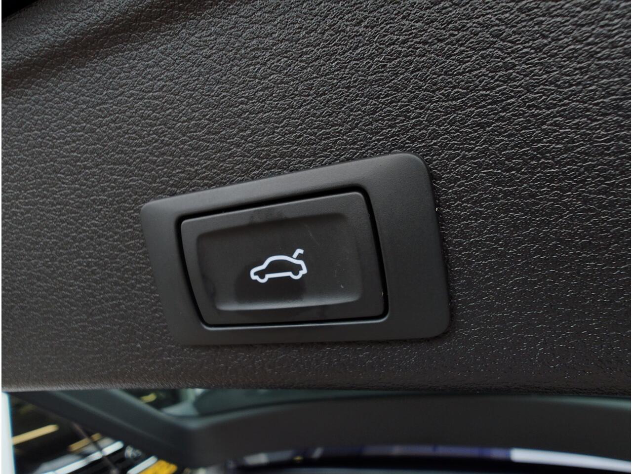 Audi A4 Avant 35 TFSI MHEV ADVANCED EDITION AUTOMAAT Open dak | Leder | Stoelverwarming