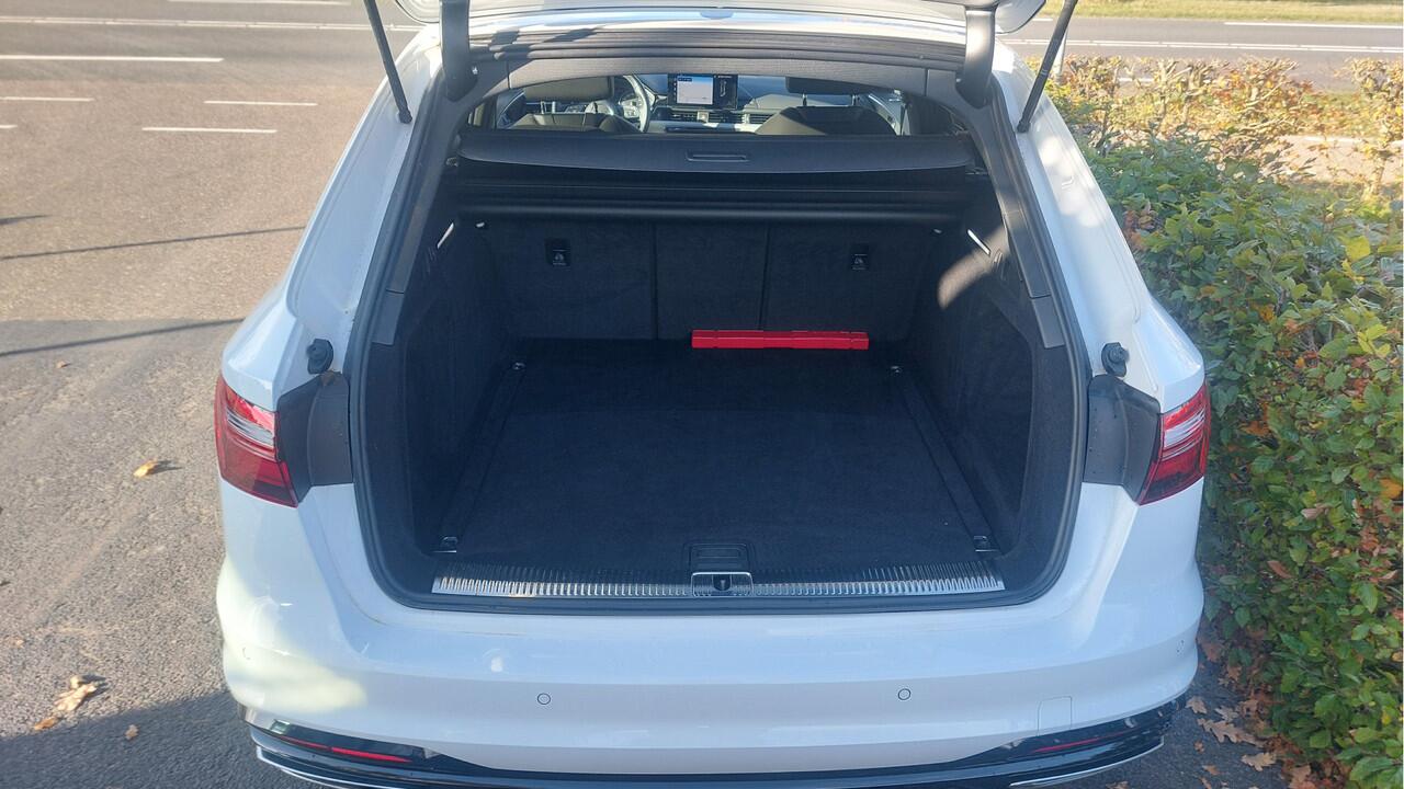 Audi A4 Avant 35 TFSI S edition CLIMA/NAVI/LED/AUTOMAAT BJ 2022