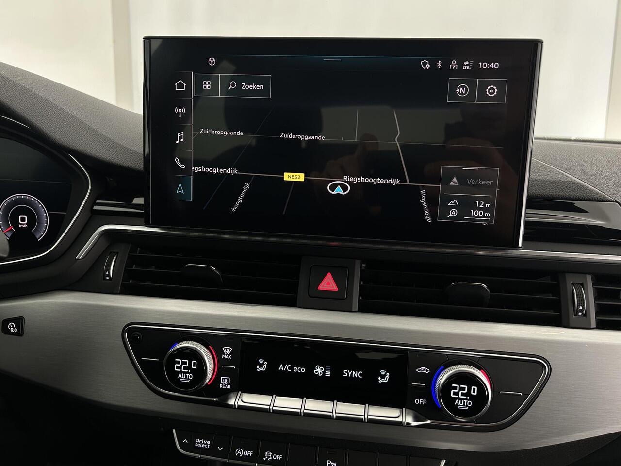 Audi A4 Limousine 35 TFSI 150pk 2x S-Line Virtual Cockpit Schuifdak Navigatie Cruise Control Led