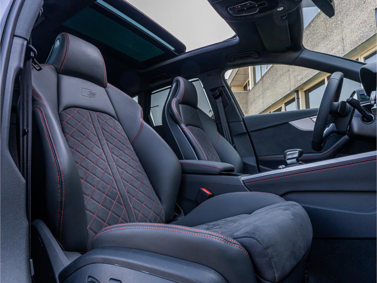 Audi A4 Avant 40 TFSI S edition Competition PANO RS SCHAALSTOEL BLACK OPTIC 19 INCH CAMERA TREKHAAK BOMVOL!!