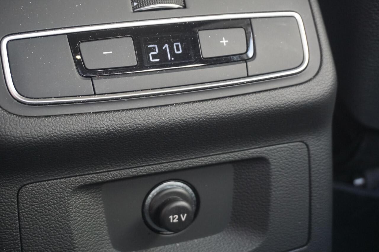 Audi A4 Limousine 35 TFSI 150PK Virtual Cockpit/Sportstoelen/ Origineel Nederlands/1e Eigenaar.