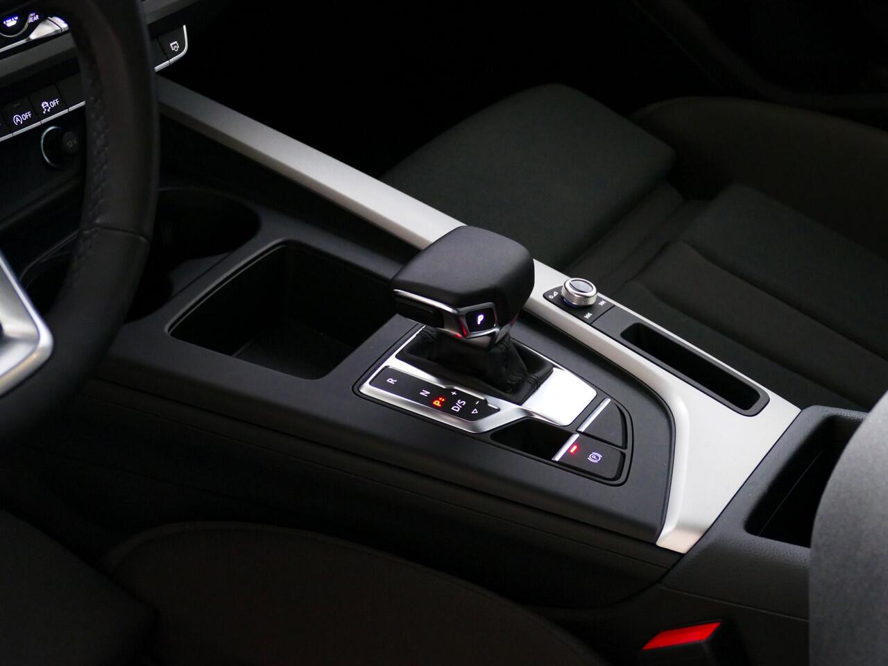 Audi A4 Avant 40 TFSI 2.0 204 PK S-LINE 6.289KM! LED NAVI VIR.COCKPIT ADAP.CRUIS ELEK.KLEP 08/2024 "Audi rijden begint bij Topautos.nl - 20 Audi topmodellen direct op voorraad!"