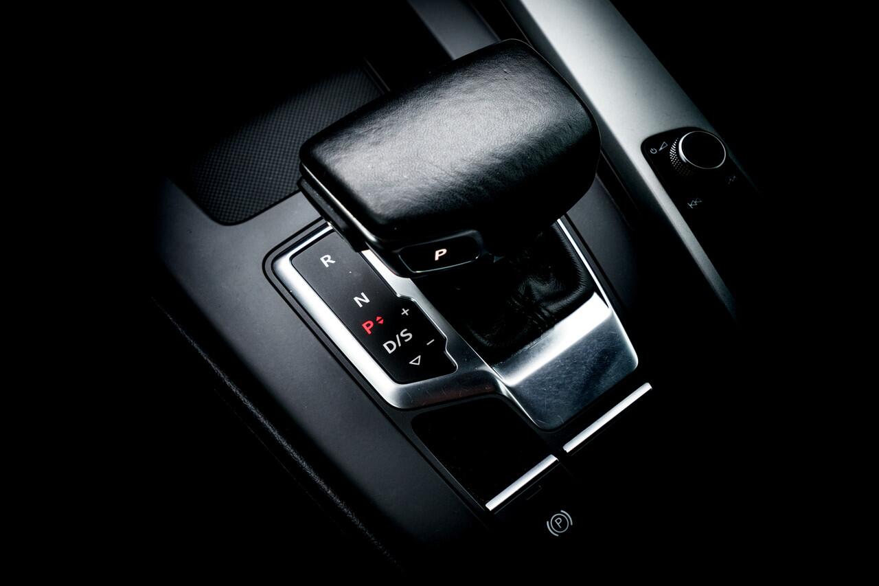 Audi A4 Avant 35 TFSi 150 Pk Edition Automaat | Full LED | Getint Glas | PDC | ECC