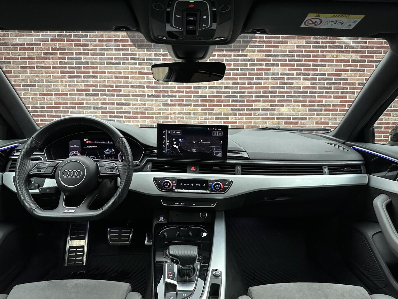 Audi A4 Avant 35 TFSI S edition Competition | Dak| Massage| Sportstoelen| Virtual|