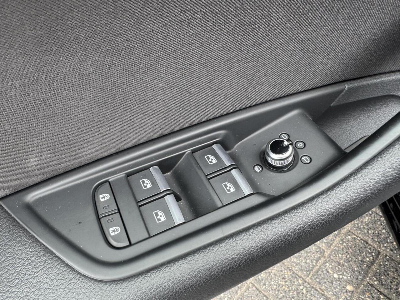 Audi A4 Limousine 35 TFSI S-Line | Navigatie | Digitale Dashboard | Matrix LED | DAB |