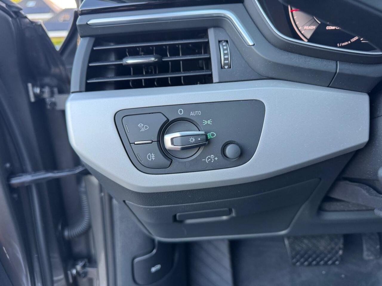 Audi A4 A4 Avant 35 TFSI Launch edition Business