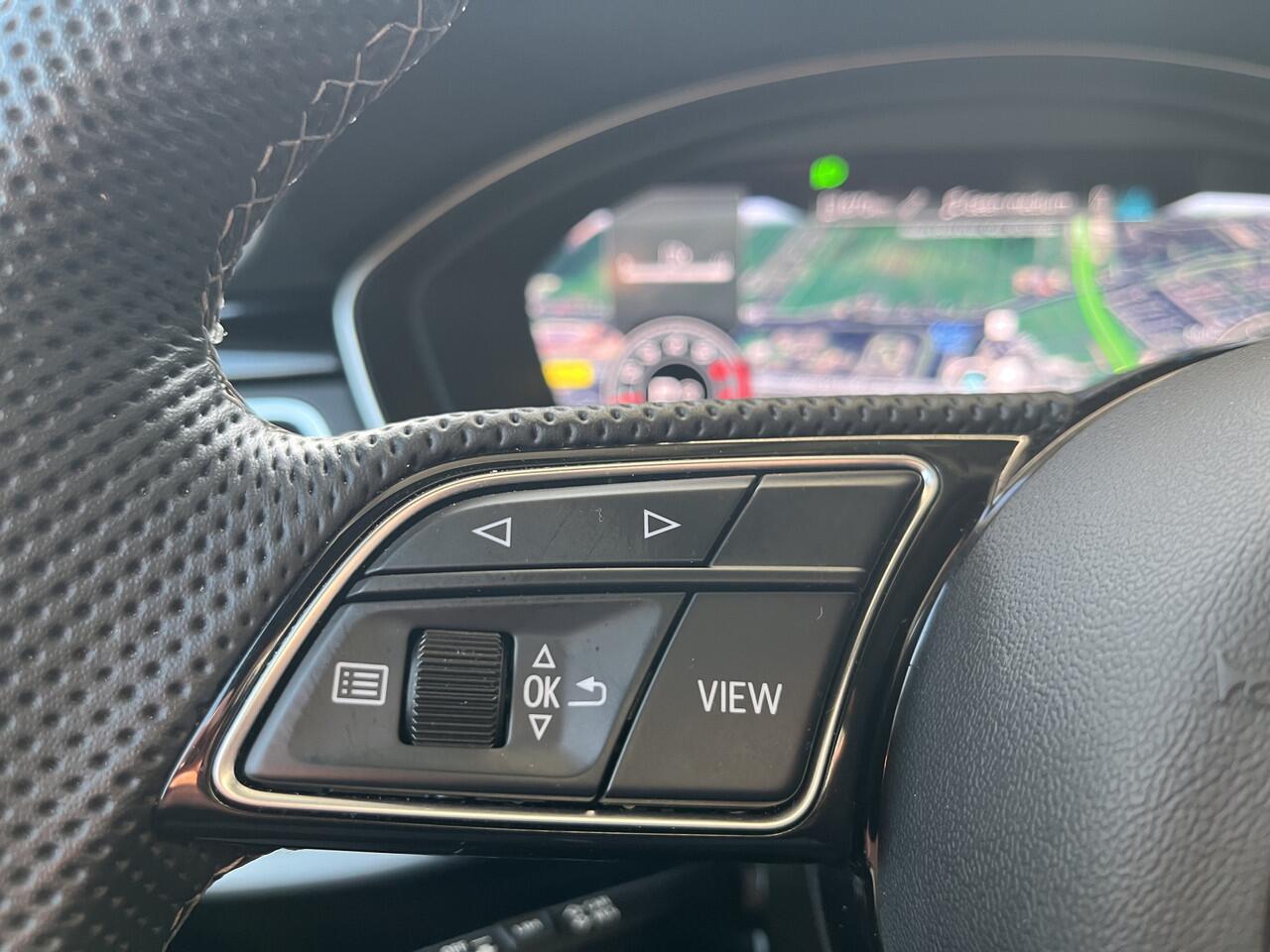 Audi A4 Avant 35 TFSI S edition Competition / Achteruitrijcamera / 18 Inch / virtual cockpit plus / Trekhaak / drive select