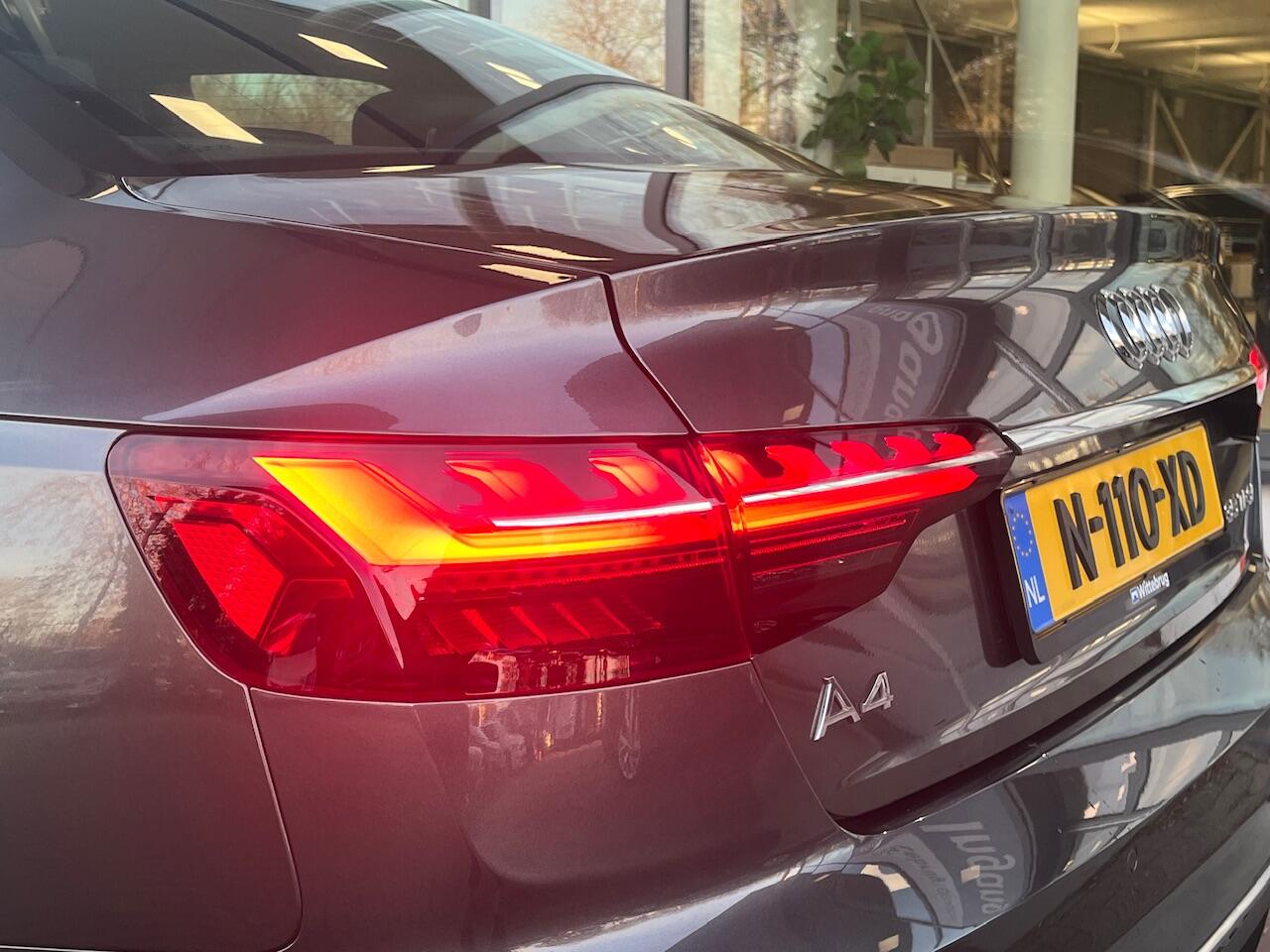 Audi A4 Limousine 35 TFSI 150pk S-Tronic S edition / S-Line Exterieur & Interieur / Navigatie / LED Koplampen / Parkeersensoren / 18" LMV