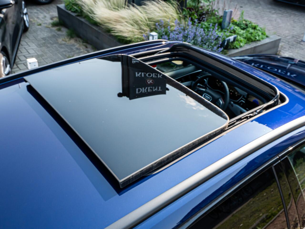 Audi A4 Avant 40 TFSI S edition Competition PANO RS SCHAALSTOEL BLACK OPTIC 19 INCH CAMERA TREKHAAK BOMVOL!!