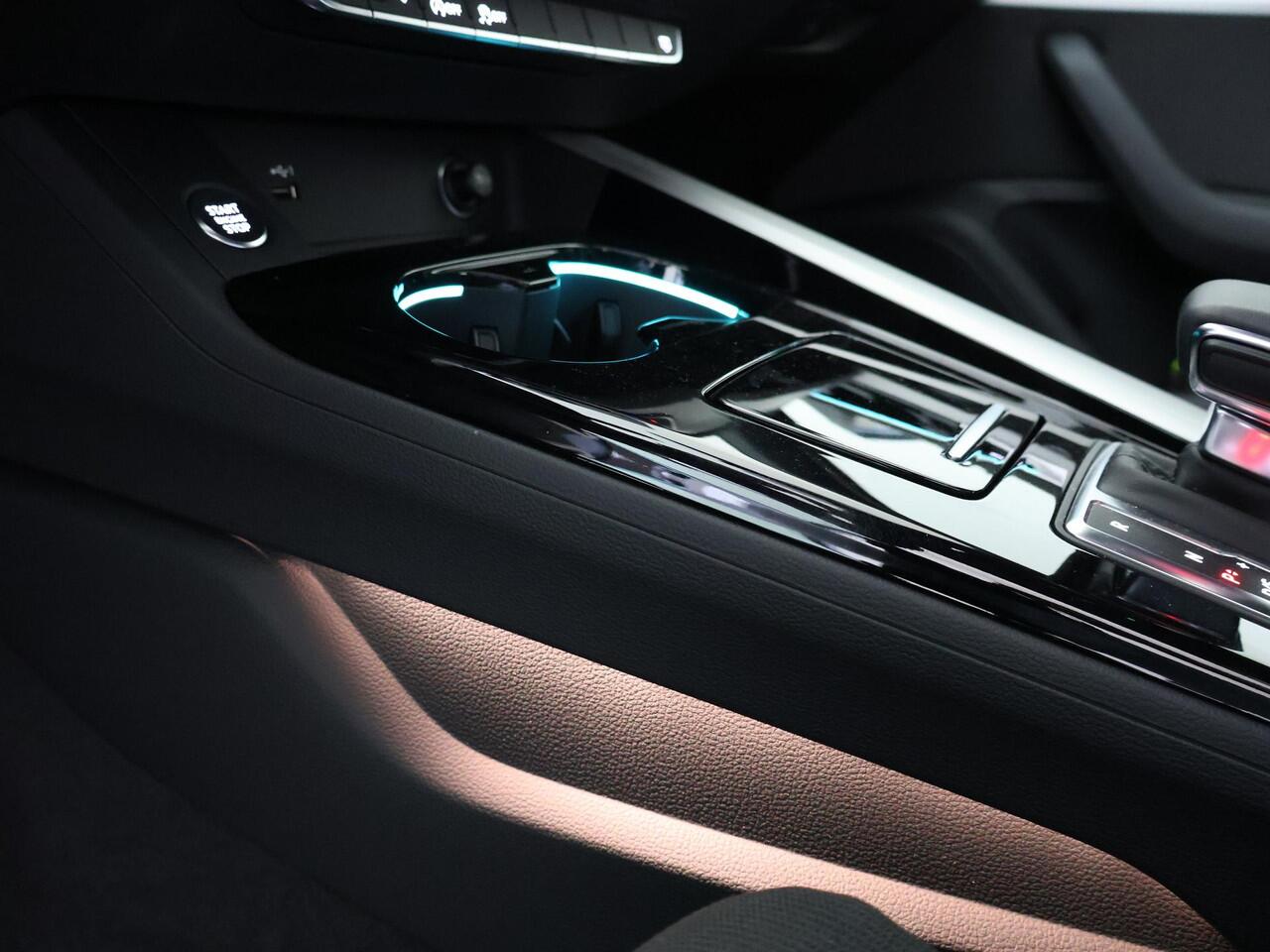 Audi A4 Limousine 35 TFSI 150 PK AUT. *999 KM!* + VIRTUAL COCKPIT | SFEERVERLICHTING | 19 INCH