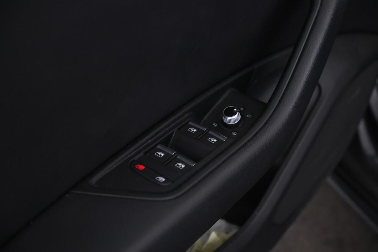 Audi A4 Avant 35 TDI Advanced Edition Automaat, Volleder, Virtual, Apple Carplay