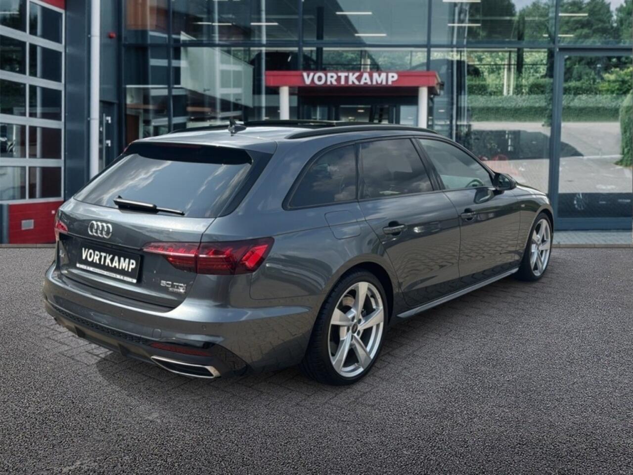 Audi A4 50 TDI QUATTRO S-LINE PANO-DAK/CAMERA/NAVI/ACC/STOELVERW/E-KLEP