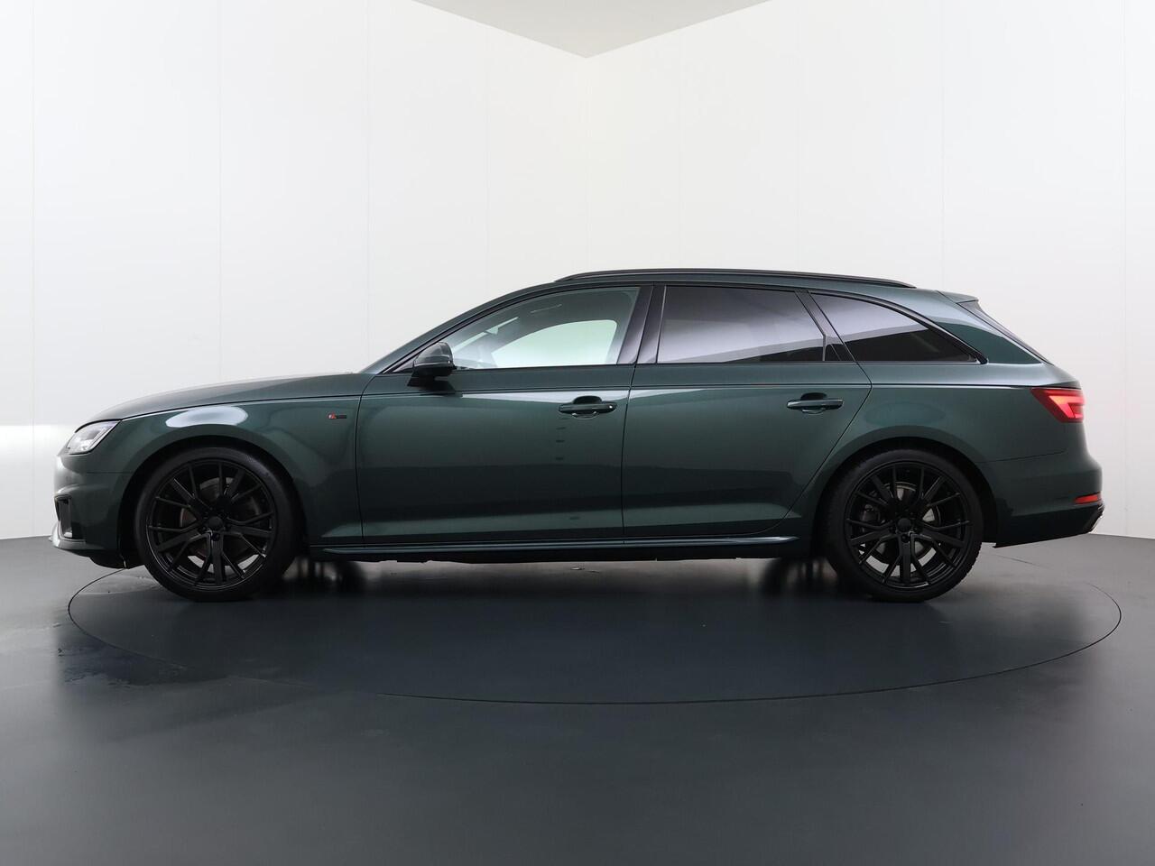 Audi A4 Avant 35 TFSI Sport S line black edition VAN: ¤29.900,- VOOR: ¤25.877,- UW EINDEJAARSVOORDEEL: ¤4.023| UNIEKE KLEUR | ELEK. TREKHAAK| ELEK. KLEP| S-LINE BINNEN- BUITEN | RIJKLAAR INCL. 12 MND BOVAG GARANTIE