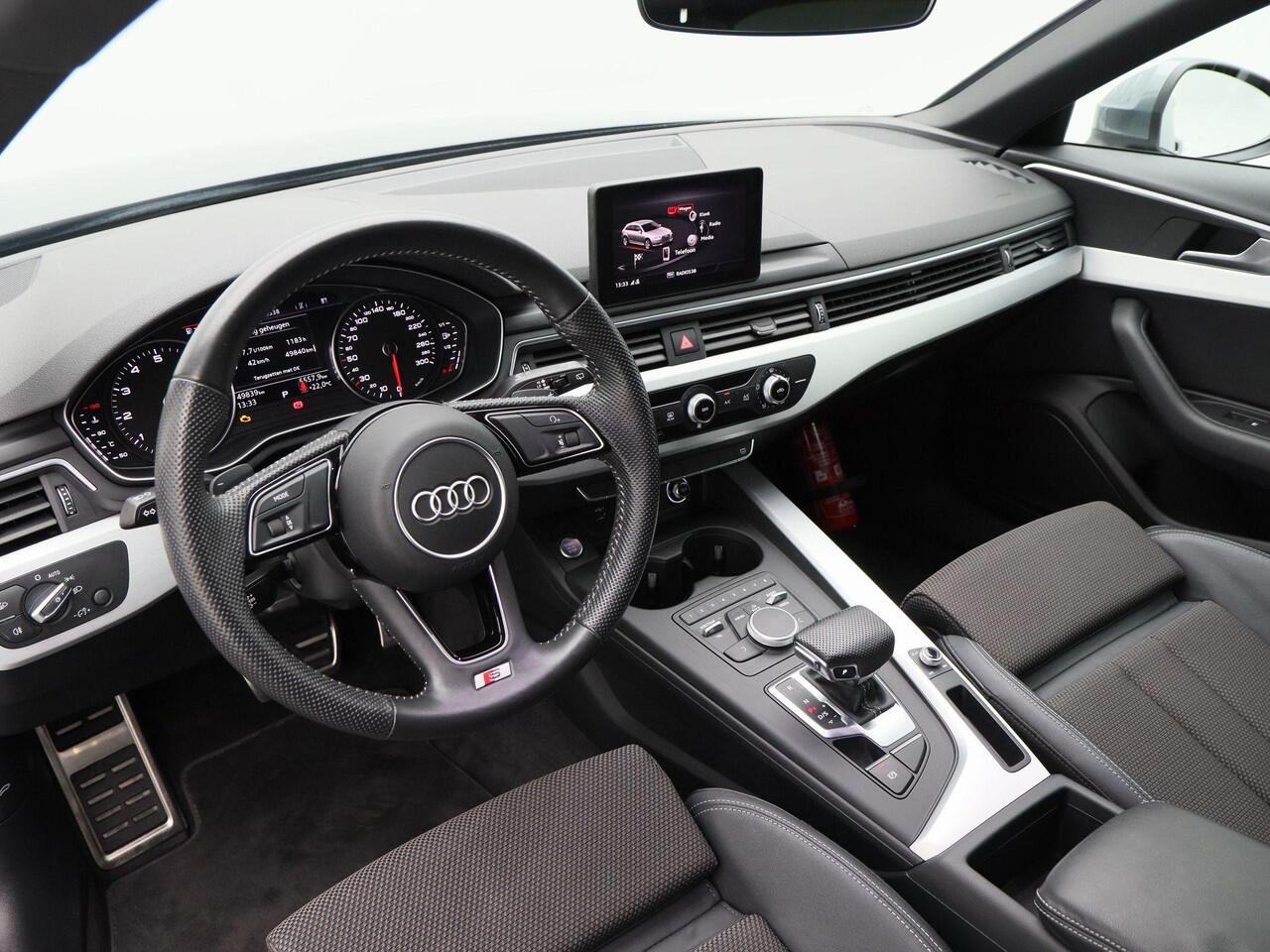 Audi A4 Avant 35 TFSi 150 Pk Automaat S-Line | Cruise Control | Carplay | LED | Elektrische Achterklep | Climate Control | Navigatiesysteem | 18 Inch | 49.823 Km