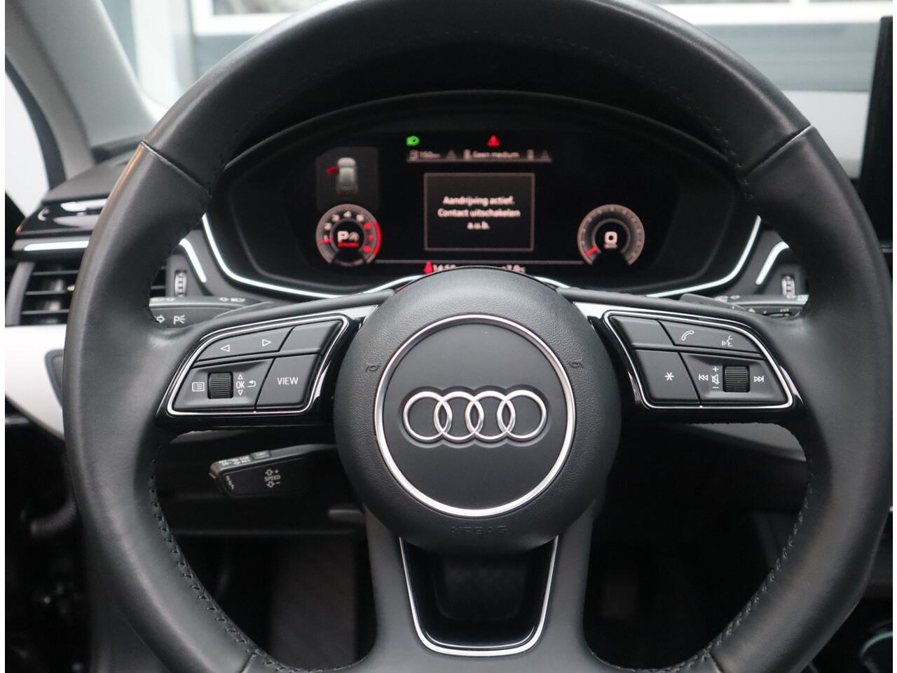 Audi A4 Avant 35 TFSI Launch edition Business / Panoramadak / Massagestoel