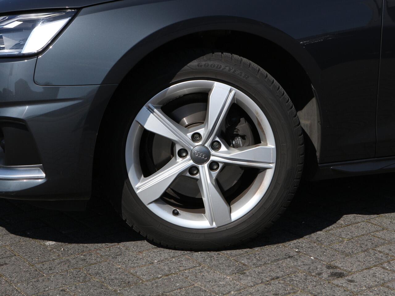 Audi A4 Avant 35 TFSI Launch edition Business TREKHAAK 1e EIG AUTOMAAT