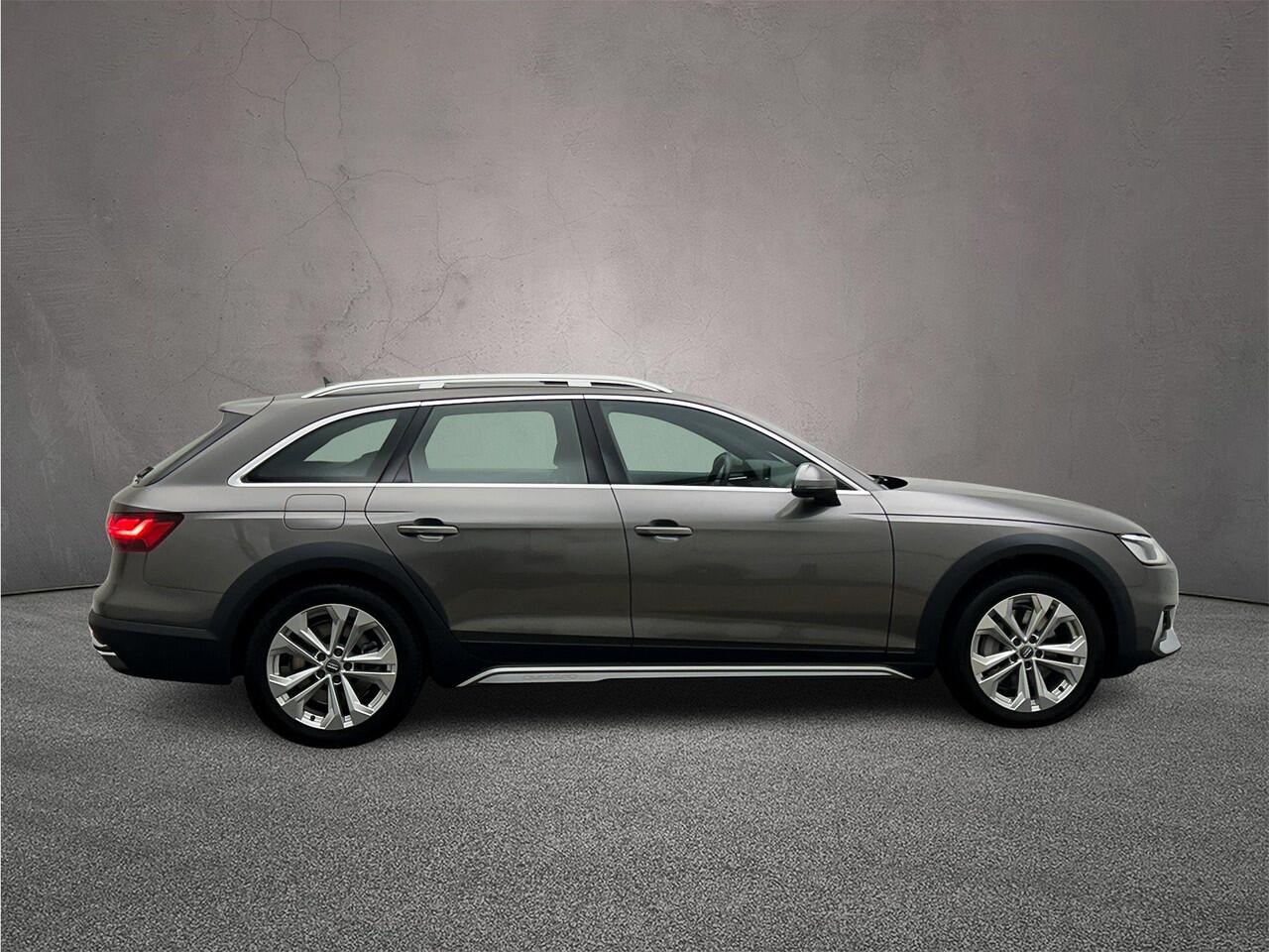 Audi A4 ALLROAD quattro 45 TFSI 245PK Pro Line advanced | Panoramadak | Trekhaak | B&O | All-Season | Elekt.Stoelen | Achterruitrij-camera |