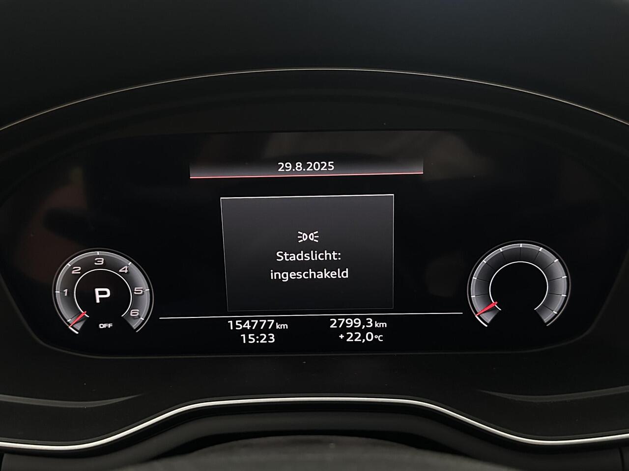 Audi A4 Avant 40 TDI S edition Panorama Memory Trekhaak Camera Quattro