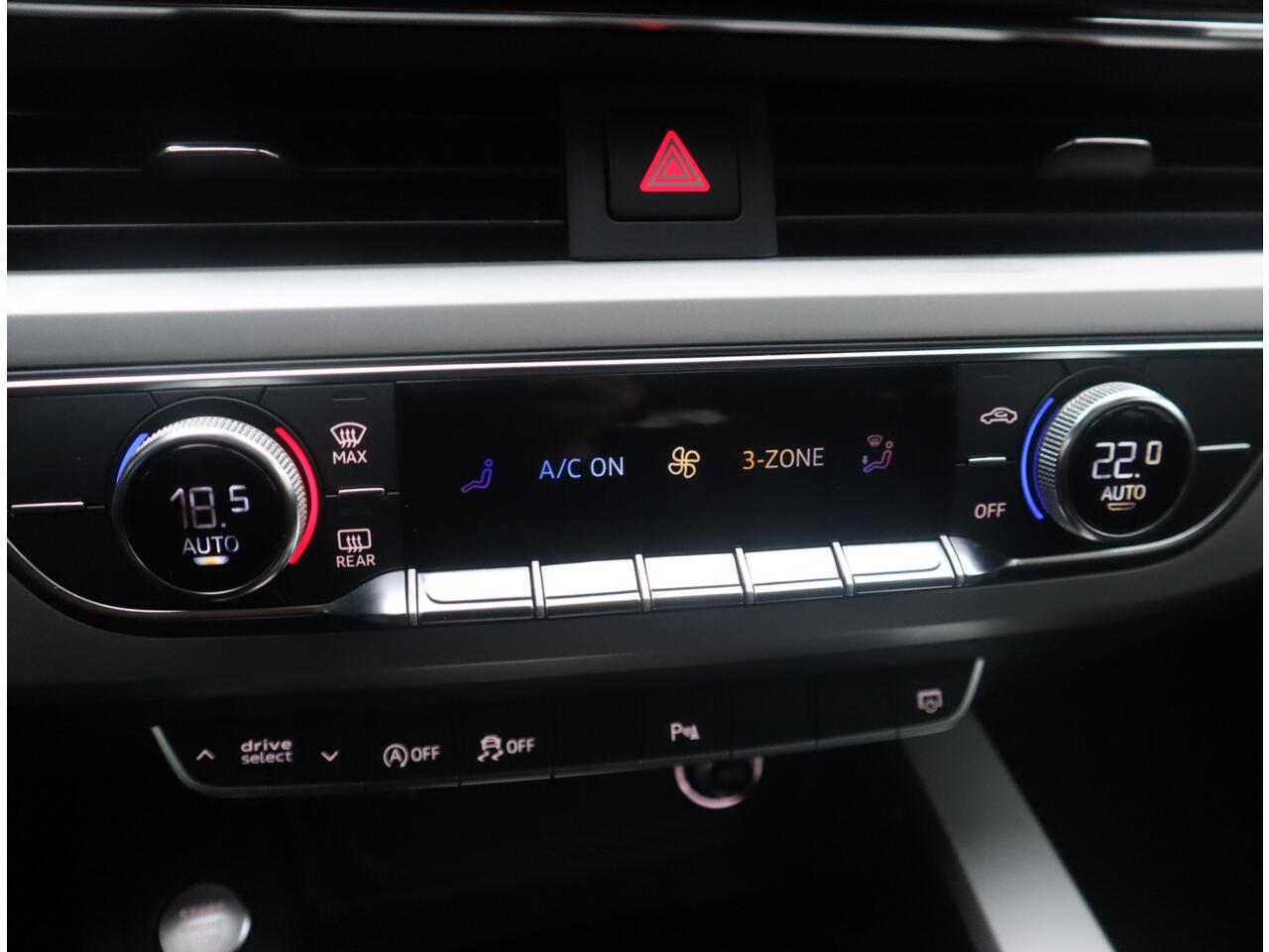 Audi A4 Avant 35 TFSI Launch edition Business / Panoramadak / Massagestoel