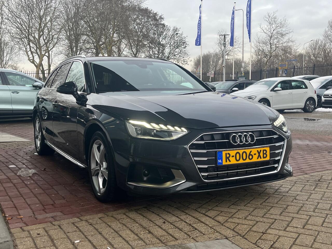 Audi A4 Avant 35 TFSI Advanced Edition / Zwenkbare trekhaak / Climatronic / Navigatie / 17'' LMV