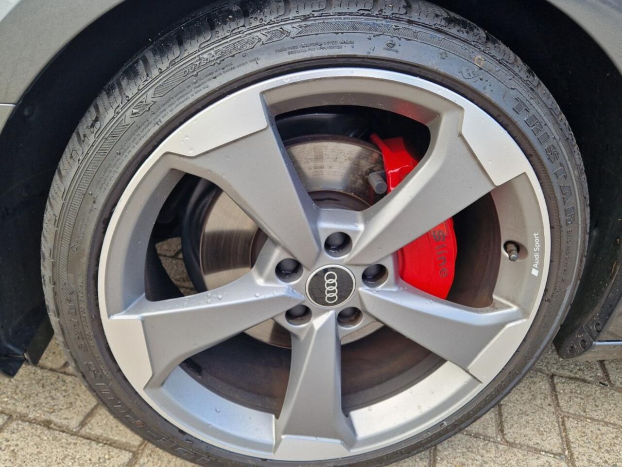 Audi A4 40 TFSI 204pk S-EDITION Blackline S-Line Full Options Matrix Super!!