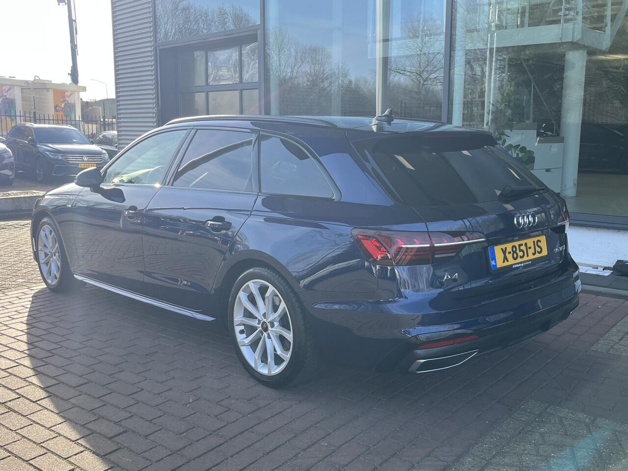 Audi A4 Avant 35 TFSI S edition Competition / Achteruitrijcamera / 18 Inch / virtual cockpit plus / Trekhaak / drive select