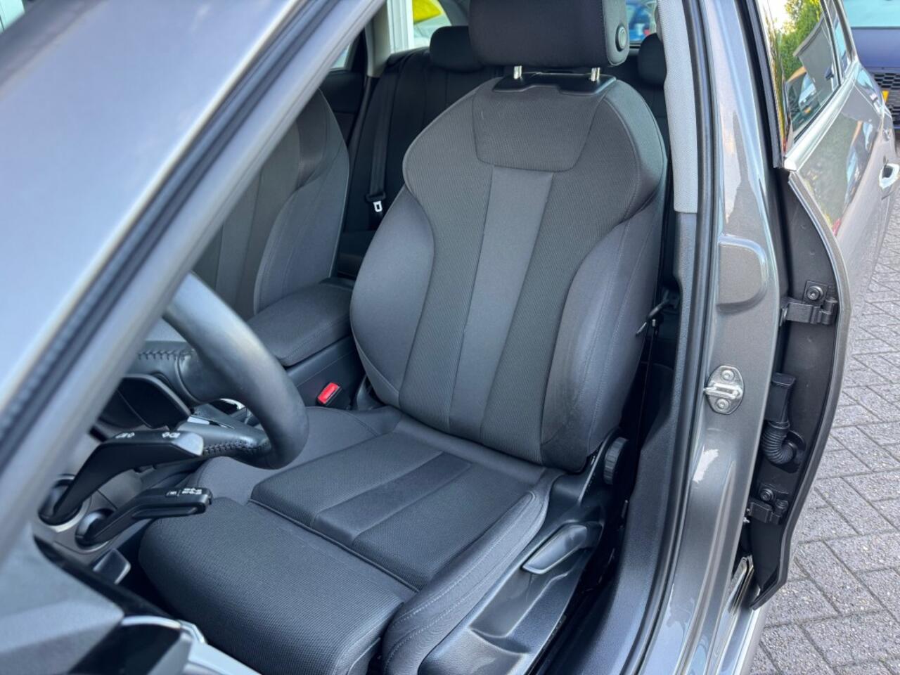 Audi A4 A4 Avant 35 TFSI Launch edition Business