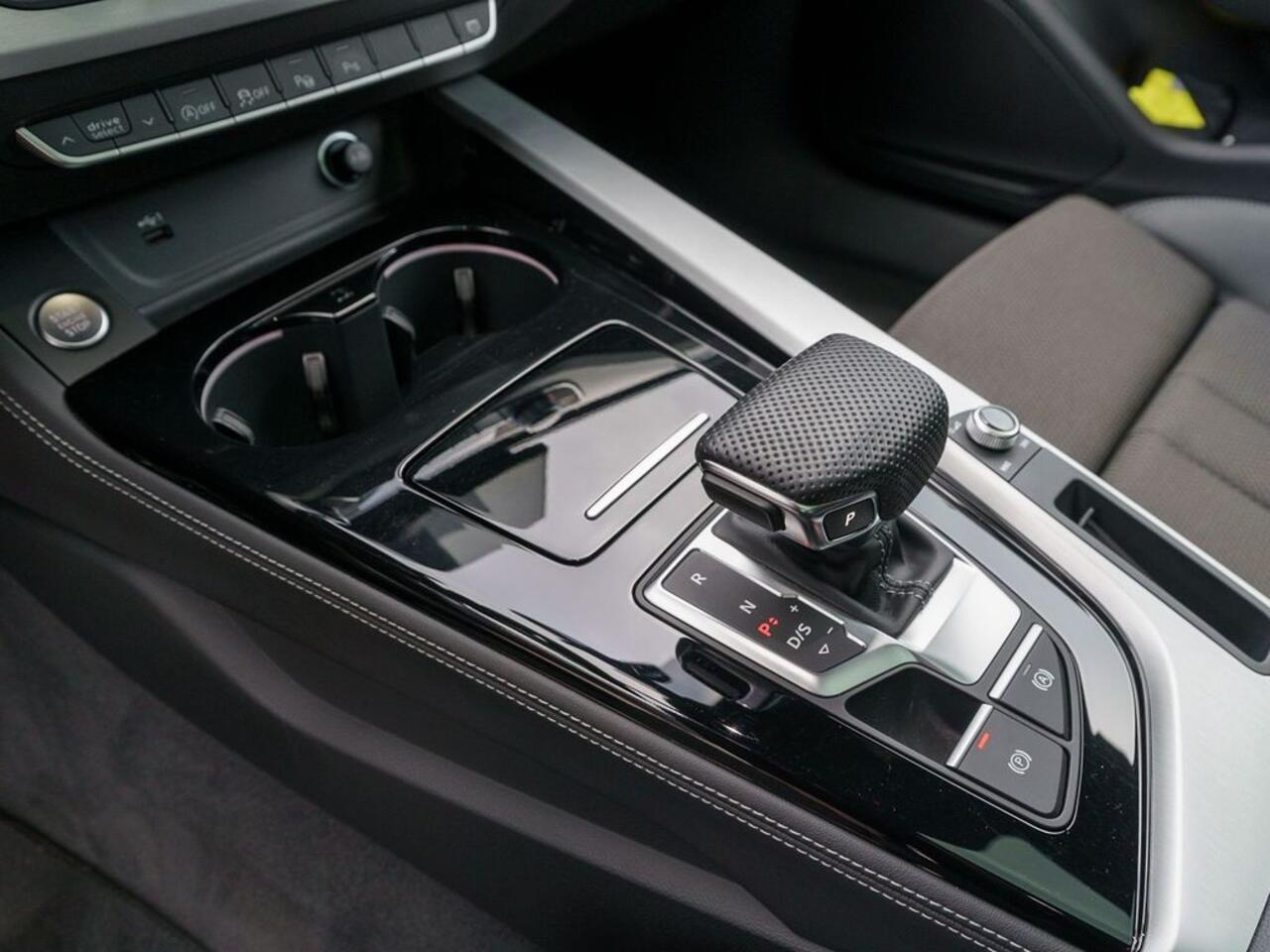 Audi A4 Avant 50 TDI quattro S-Line 286 PK ACC Panoramadak Head-Up LED Navi 19 Inch