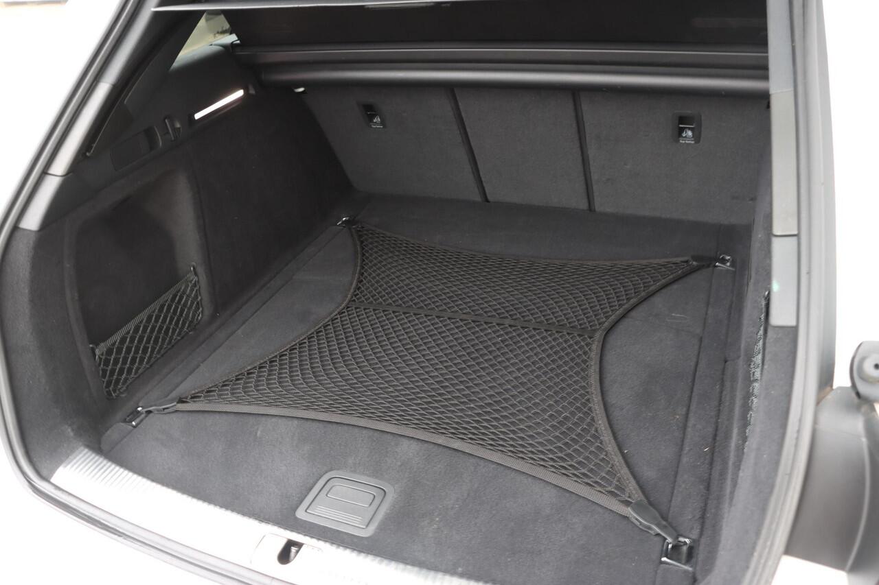 Audi A4 Avant 35 TFSI S-Line Edition Competition 150pk S-Tronic