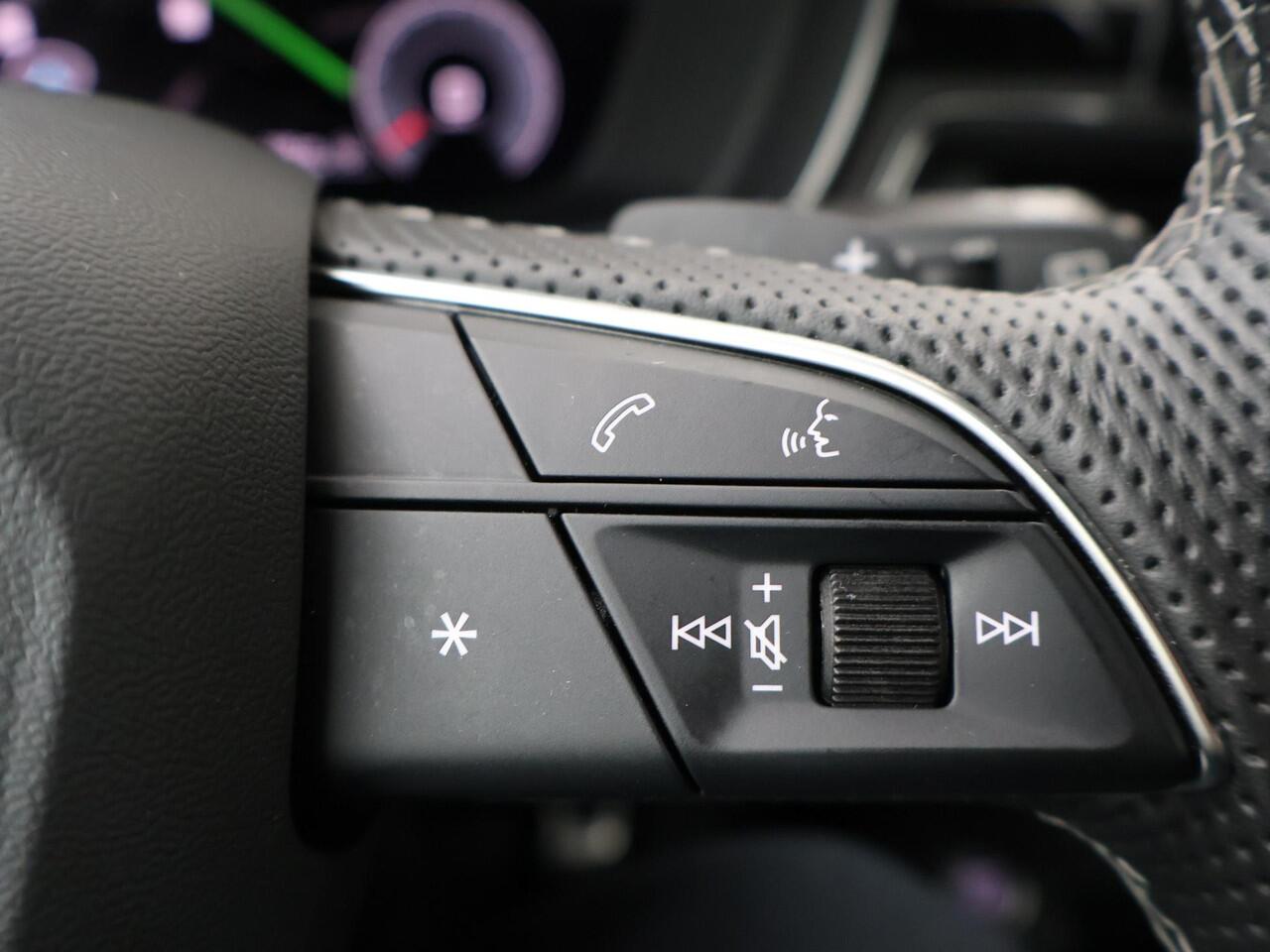 Audi A4 Avant 35 TFSI S edition Competition | 150 PK | Automaat | Trekhaak wegklapbaar | Adaptive cruise control | S line |