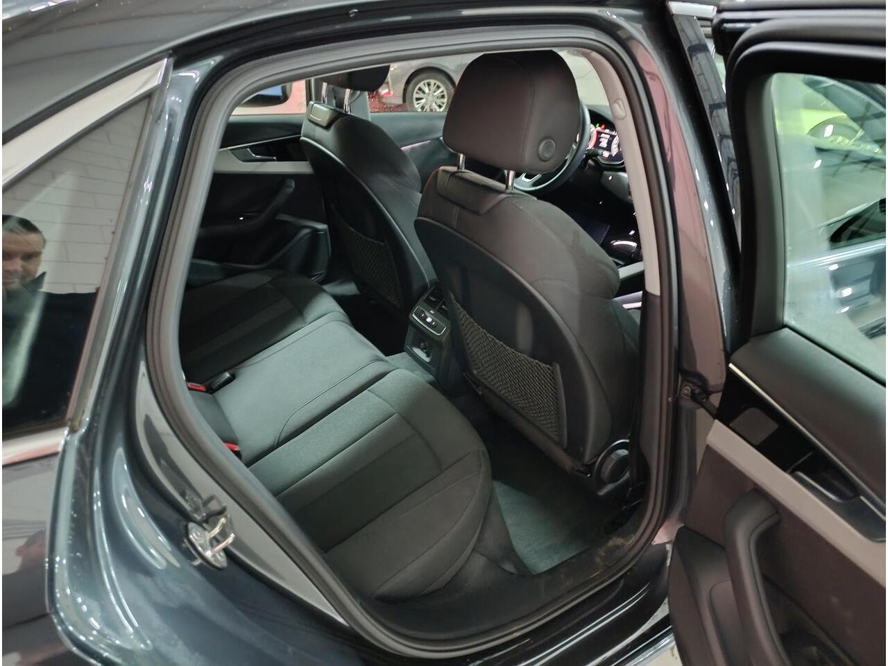 Audi A4 Limousine 35 TFSI Advanced Edition Climate controle | Navigatiesysteem | Parkeersensoren | Cruise controle | Keyless