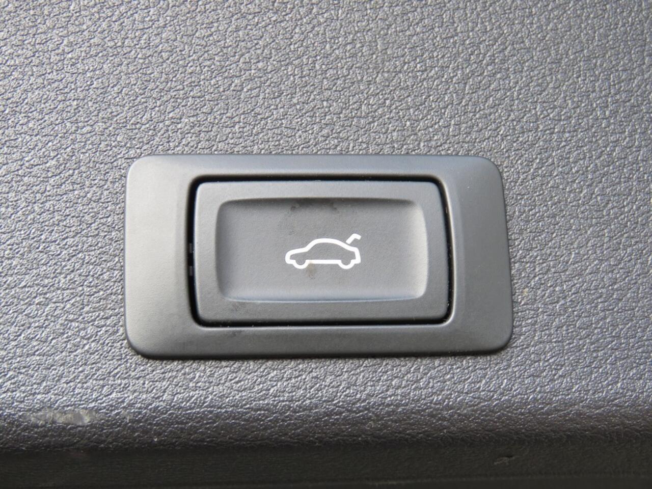 Audi A4 AVANT 35 TFSI S-Tronic aut. BNS EDITION / Trekhaak / Sportstoelen / BOVAG garantie