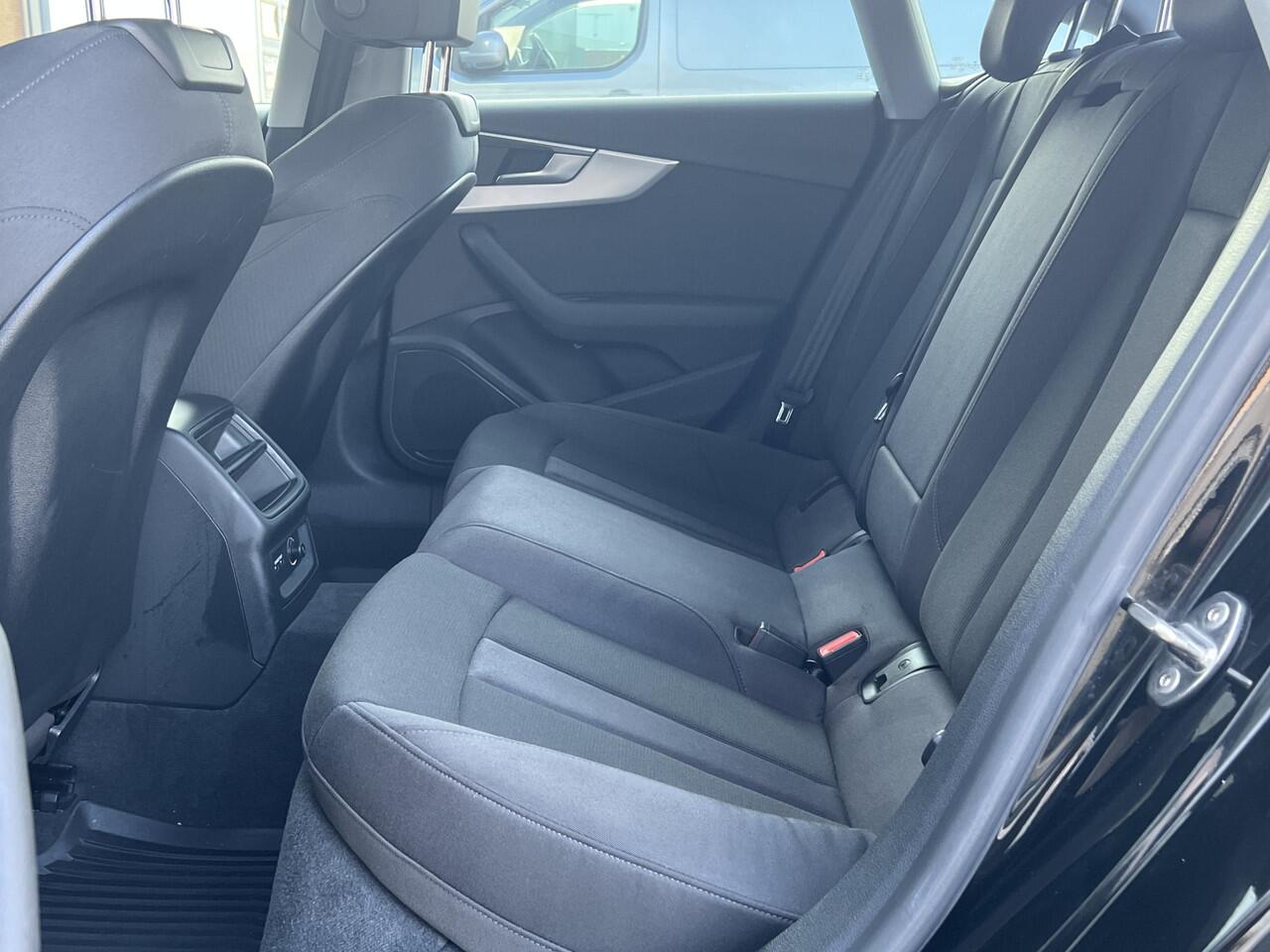 Audi A5 Sportback 45 TFSI 245 pk Quattro Sport Automaat Trekhaak Led Matrix koplampen Standkachel Stoelverwarming Sportstoelen Navi on Demand Carplay Android Mild Hybride