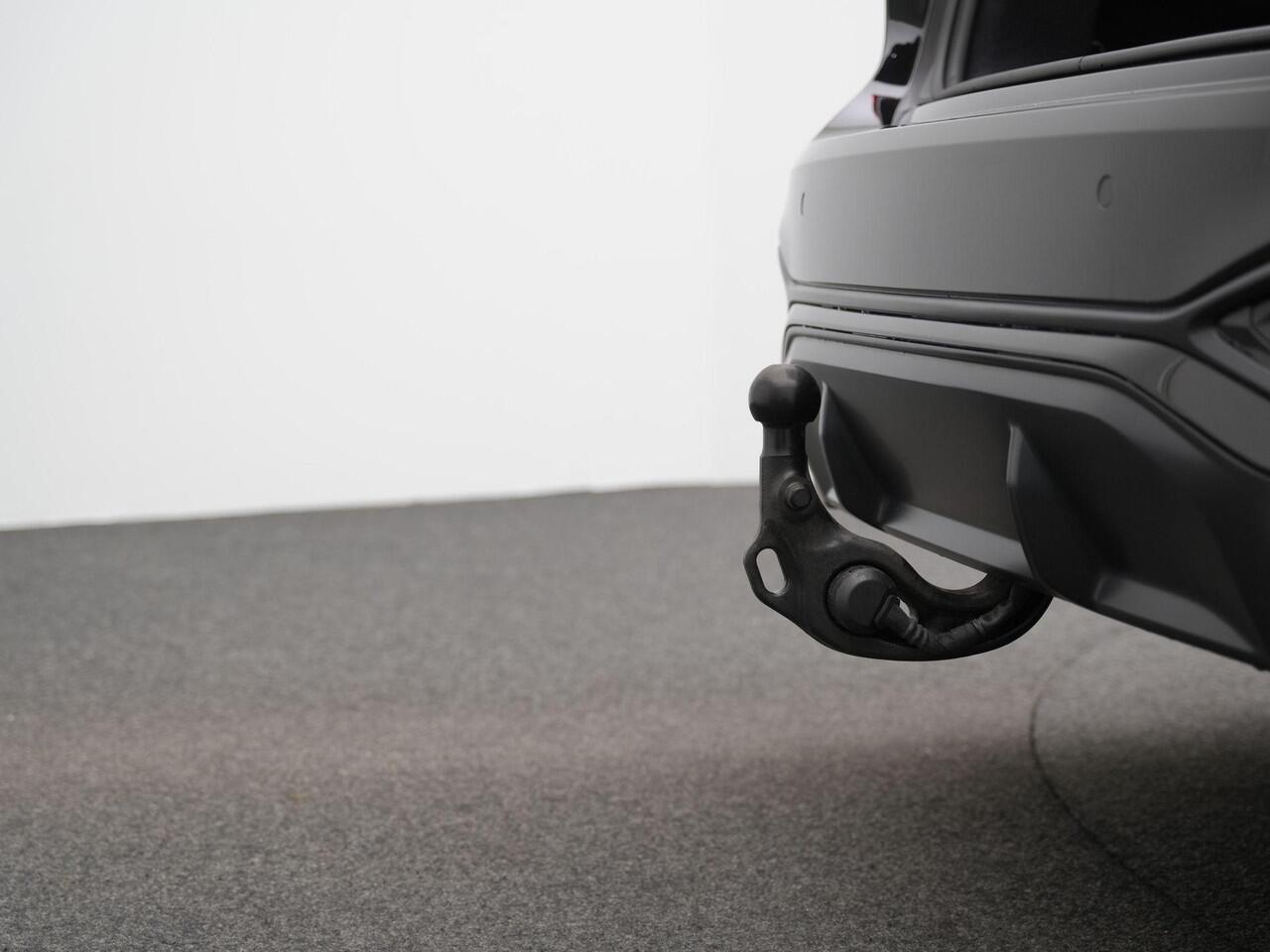 Audi A5 Avant 2.0 TFSI 204 pk S-tronic S edition / S-Line | Panoramadak | Trekhaak | Achteruitrijcamera | Stoelverwarming | Adaptive Cruise | Navigatie | Sportonderstel