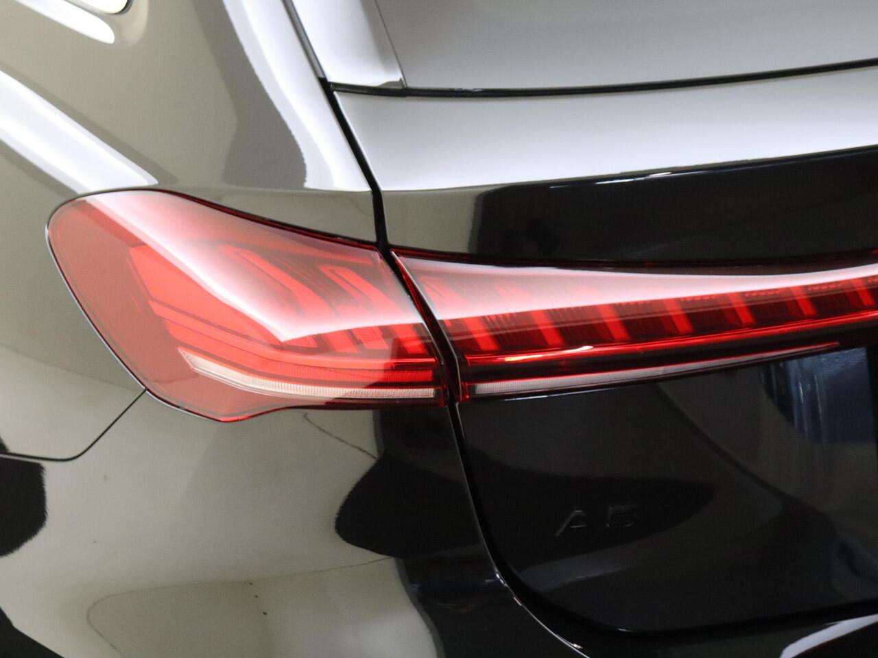 Audi A5 Avant 2.0 e-hybrid quattro S edition SOH 100% | Trekhaak | Display passagierszijde | Dodehoek detectie | 360 camera | Tech Plus pakket | Keyless | LED matrix verlichting |