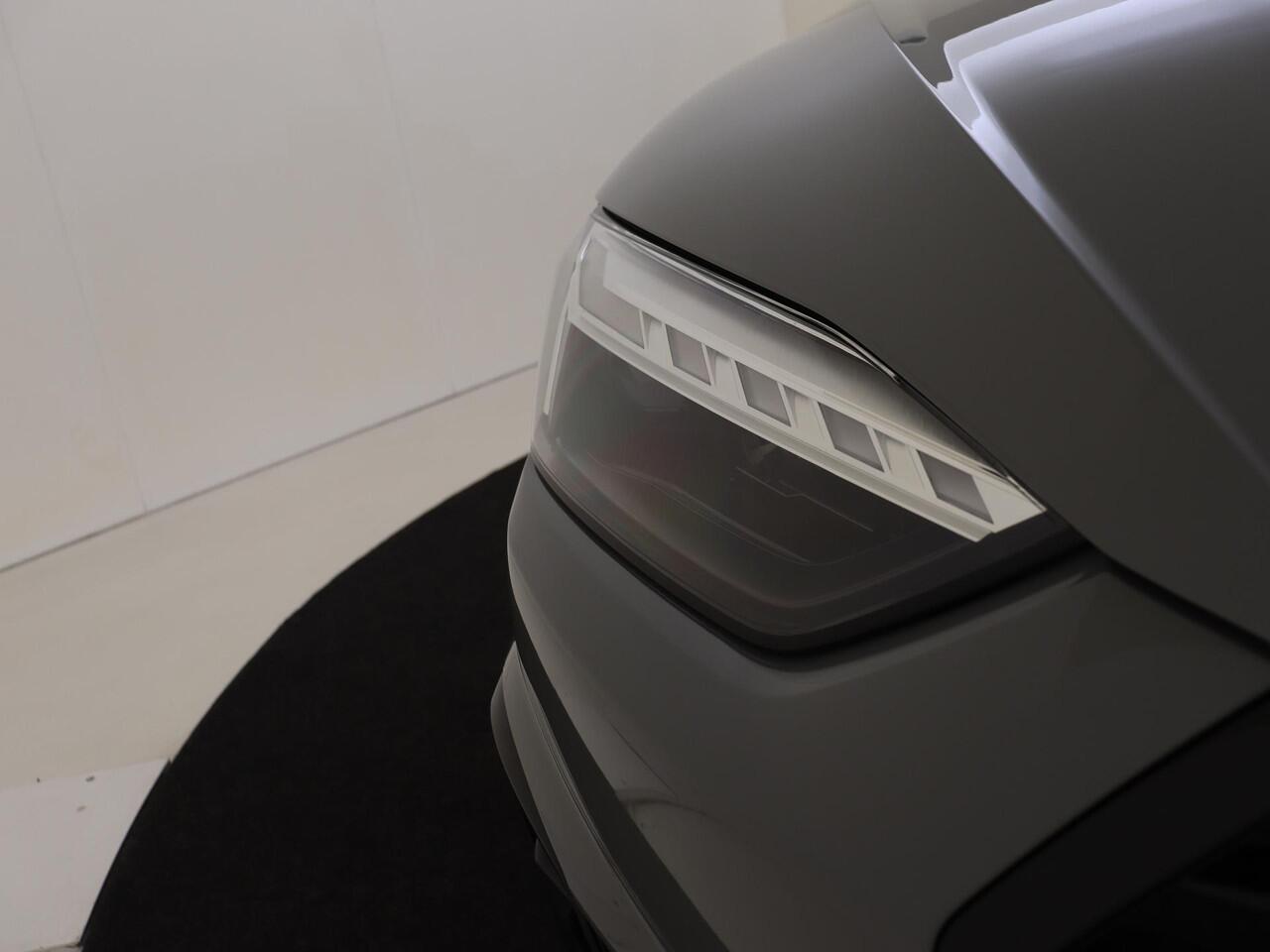 Audi A5 Sportback 40 TFSI S edition Competition | Panoramadak | Achteruitrijcamera | Virtual cockpit Plus | Optiek zwart Plus | Stoelverwarming | LED matrix verlichting | Navigatie Plus |