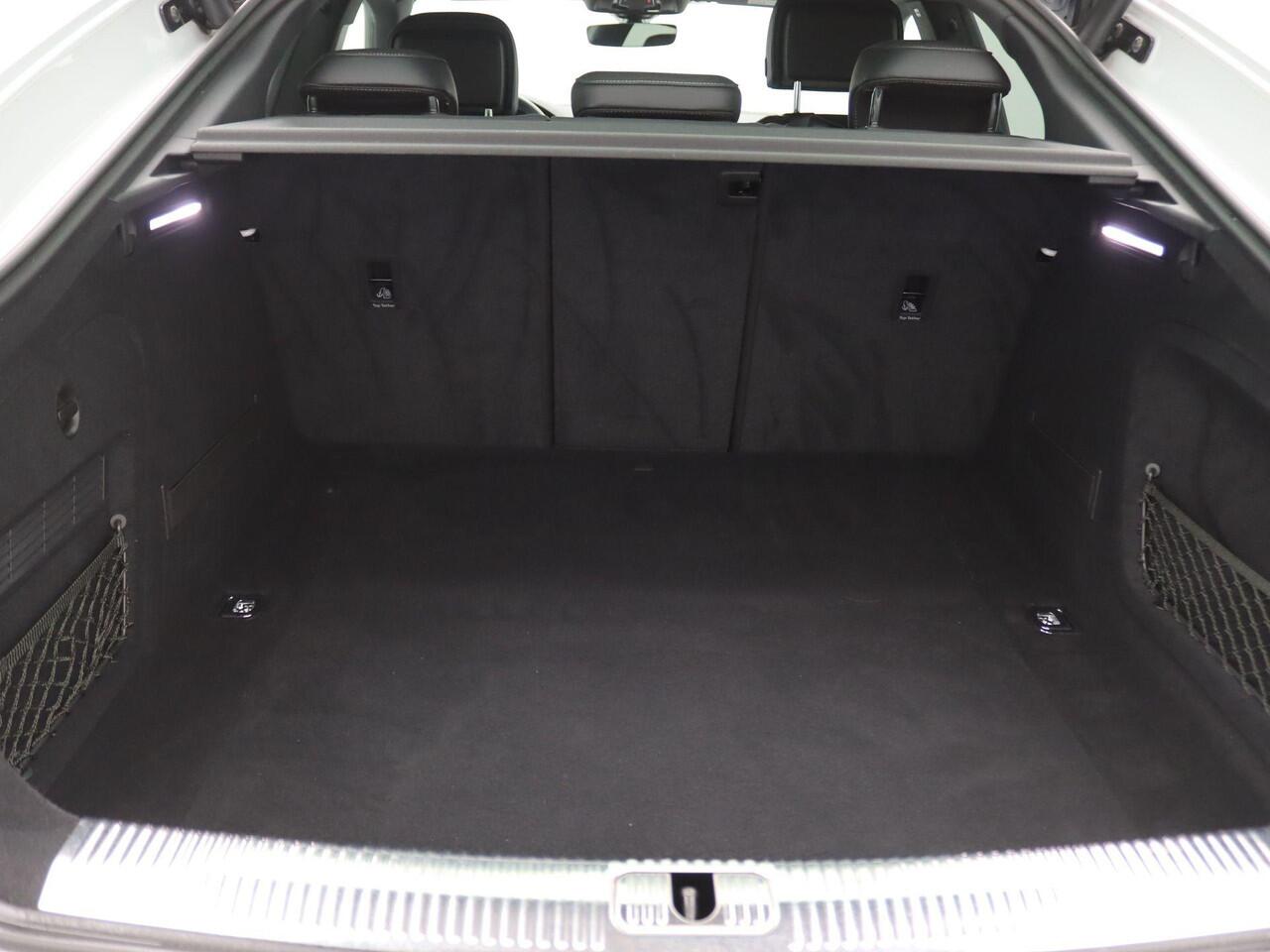 Audi A5 Sportback 40 TFSI Launch edition Sport 190PK S-Tronic S-Line, 15.798KM, Head-Up Display, 19" LM Velgen, Adaptieve Cruise Controle, Keyless, Navi, Clima, Side Assist, Achteruitrijcamera, Elektr. Achterklep