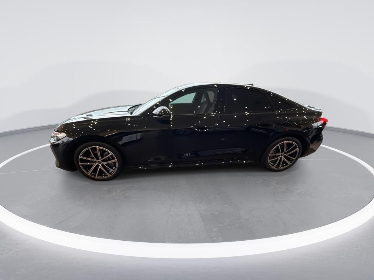 Audi A5 Limousine S edition 35 TFSI 150 PK · Tech pakket plus · Leder · Panoramadak · 19" LM Velgen