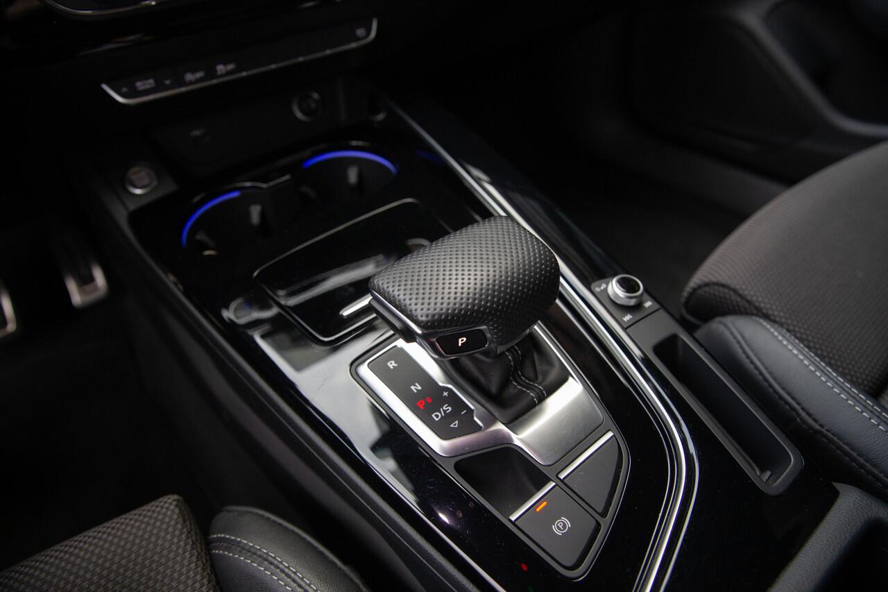 Audi A5 Sportback 35 TFSI S edition Competition , NL-Auto, Sfeerverlichting, Black Edition, Carplay