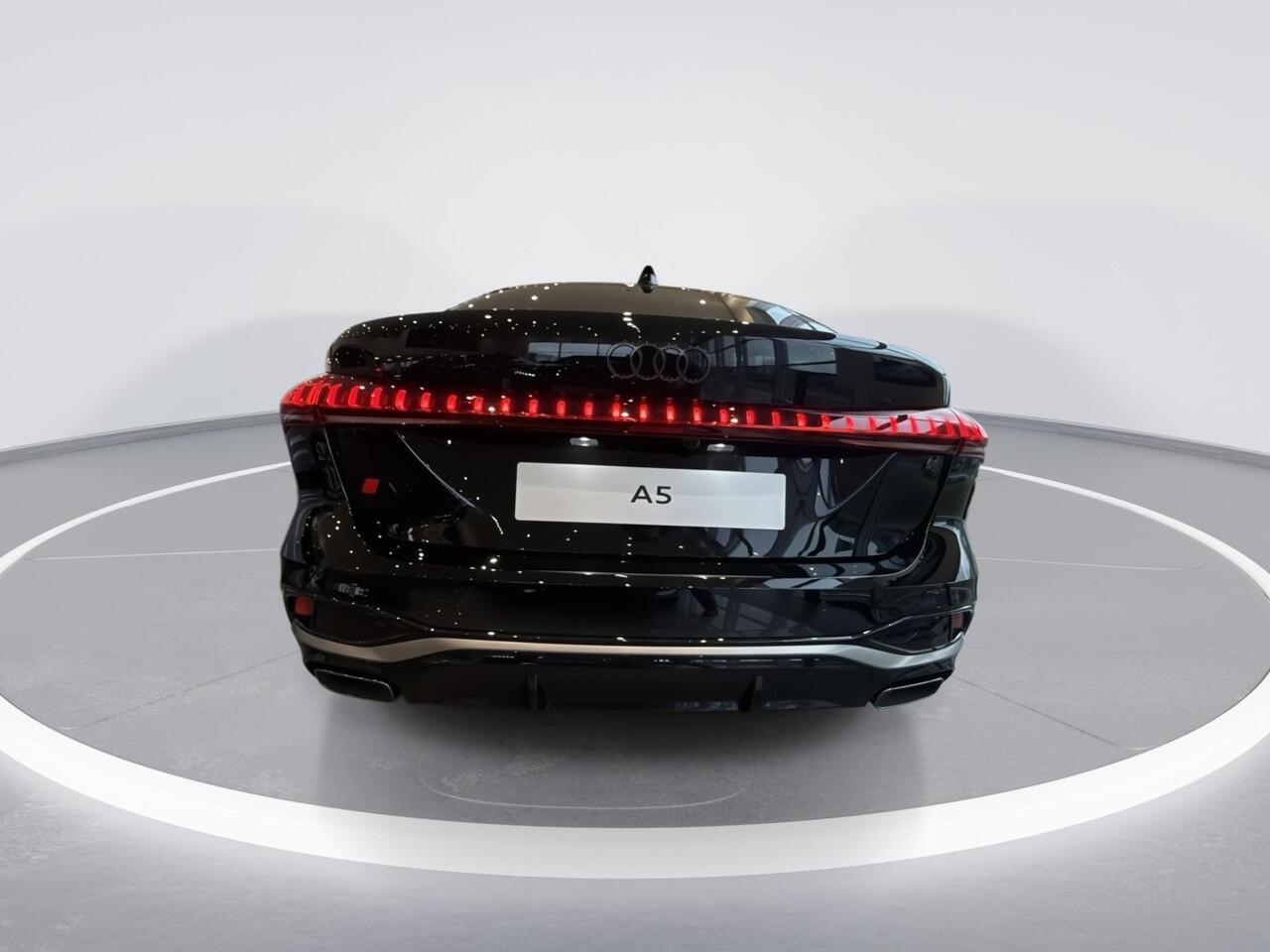 Audi A5 Limousine S edition 35 TFSI 150 PK · Tech pakket plus · Leder · Panoramadak · 19" LM Velgen