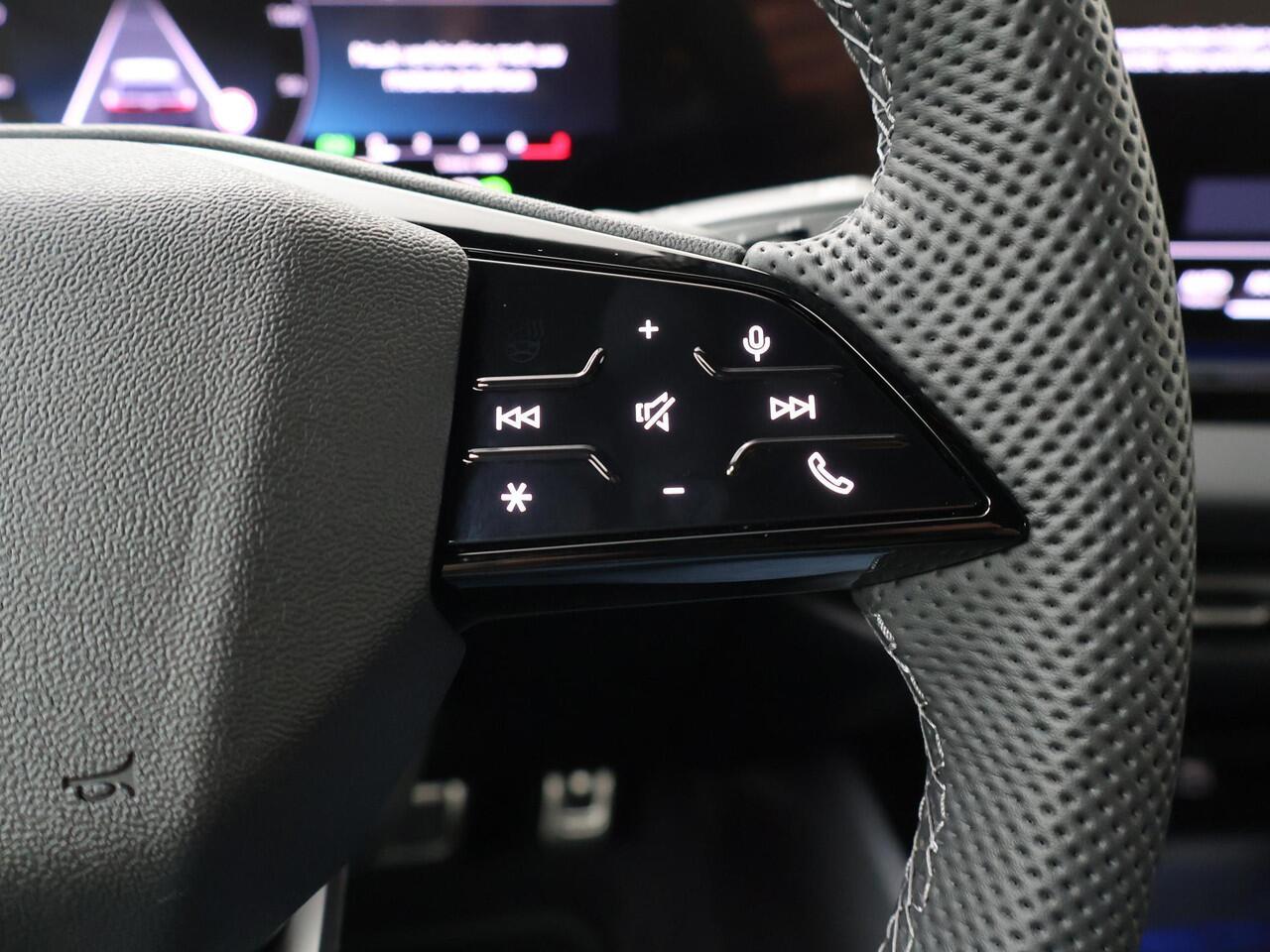 Audi A5 Avant S edition 40 TFSI S tronic | S line | Adaptive cruise controle | Lederen interieur | Elektrisch verstelbare stoelen | Ambienteverlichting multi color | Privacy glass |