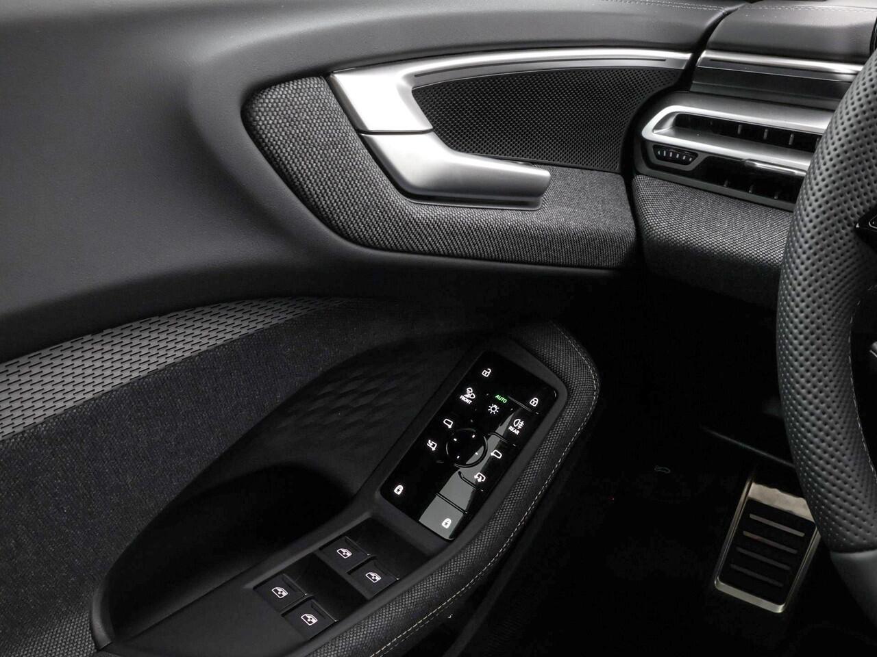 Audi A5 Avant 2.0 e-hybrid quattro S edition 299 PK · Ambiente lichtpakket pro · Privacy glas · Optiekpakket zwart-glanzend