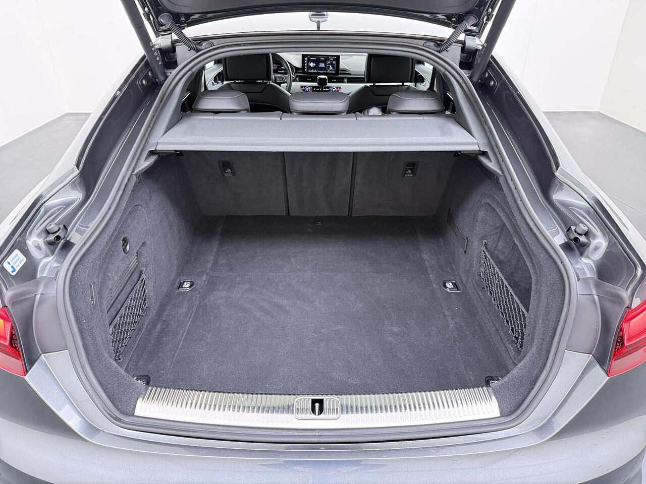 Audi A5 Sportback 40 TFSI S edition Trekhaak | NL Auto | S-Line | Camera | B & O |
