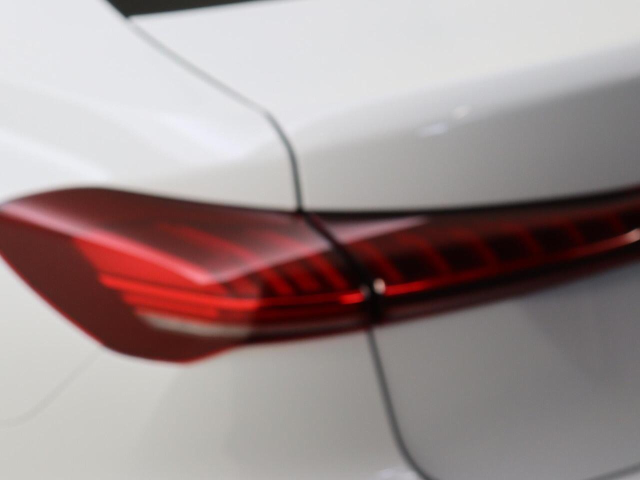 Audi A5 Limousine 2.0 e-hybrid quattro S edition | S-line | 20 inch LM velgen | Optiekpakket zwart | Ambiente lichtpakket Plus | Navigatie |